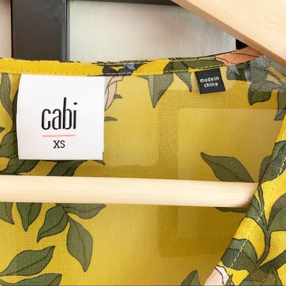 CABI Spring Scene Floral Blouse 2019 Spring - Picture 5 of 10